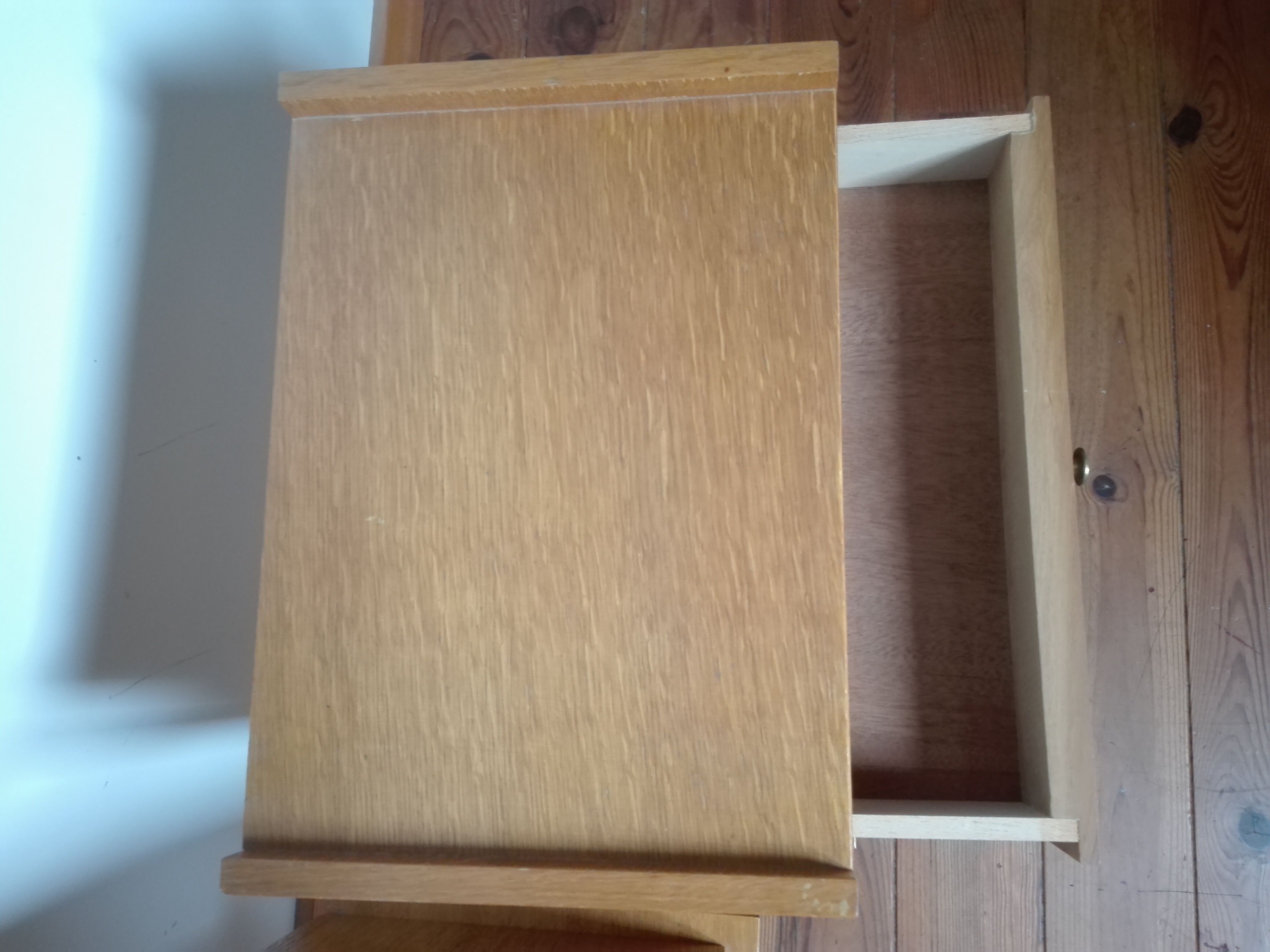 Pair of nightstands Scandinavian feet compass