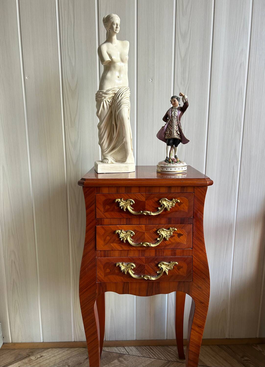 Small 19th-century chest of drawers