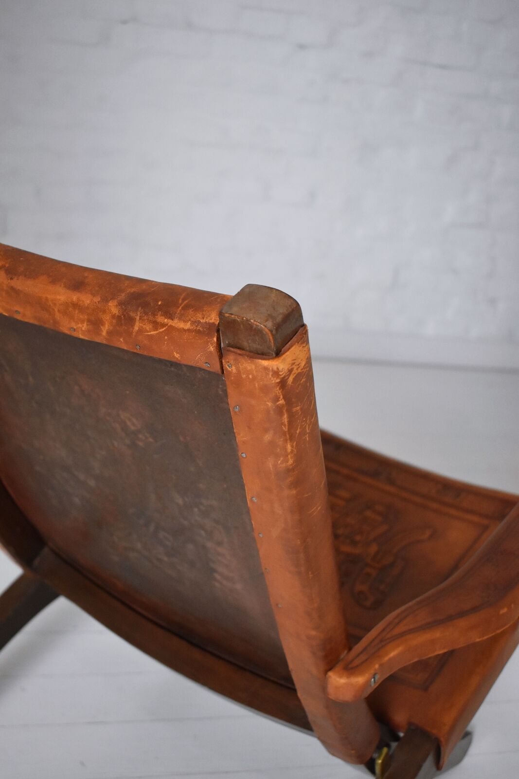 Ecuadorian wood and leather folding chair by Angel Pazmino