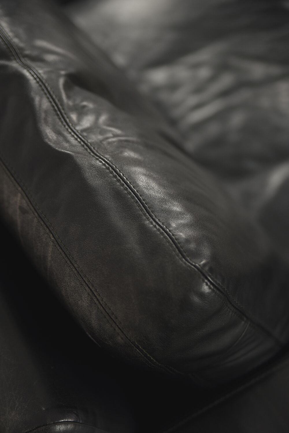 Black leather modern Conseta sofa by Friedrich Wilhelm Möller for COR