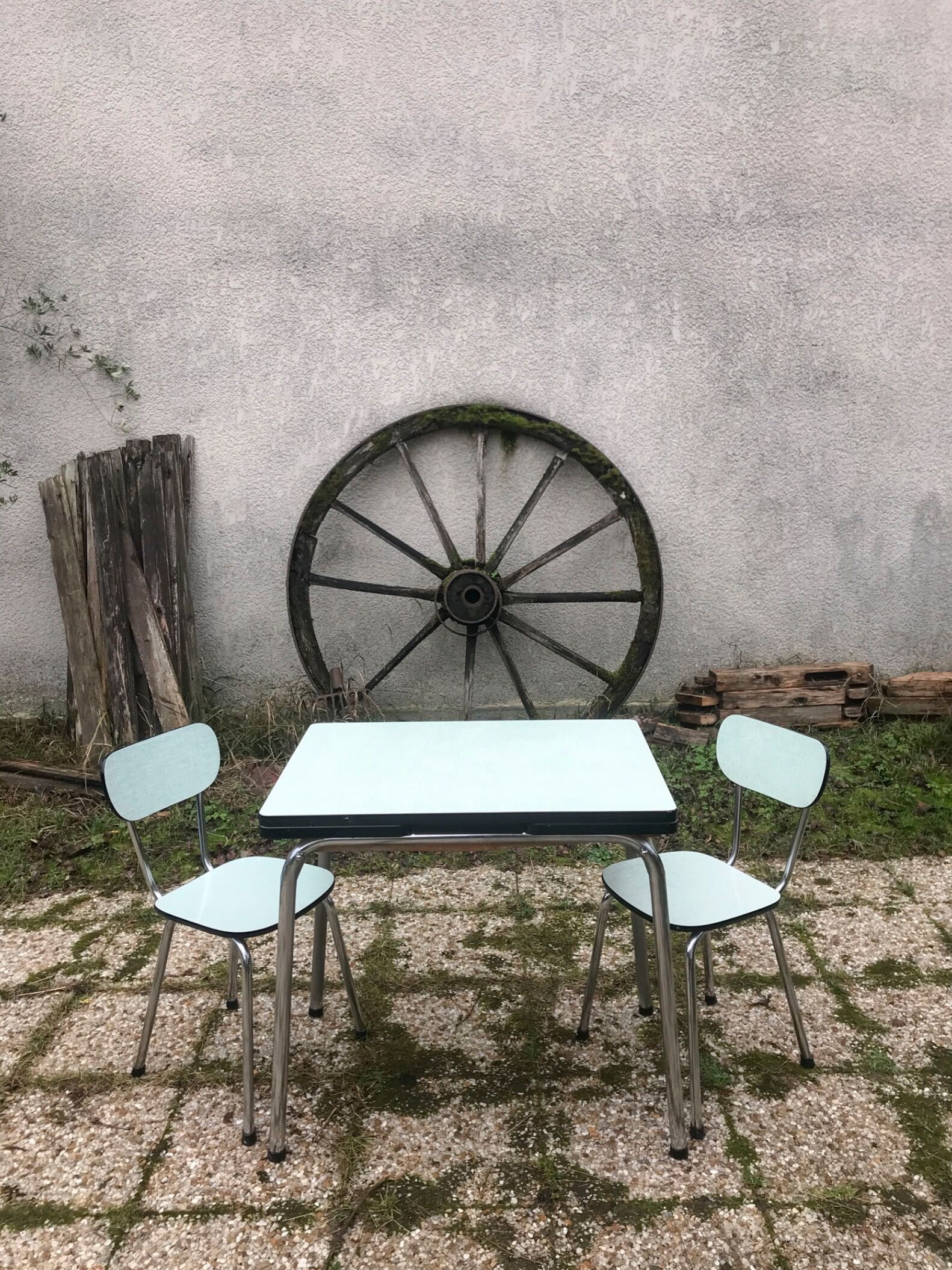 Table and chairs in water green formica