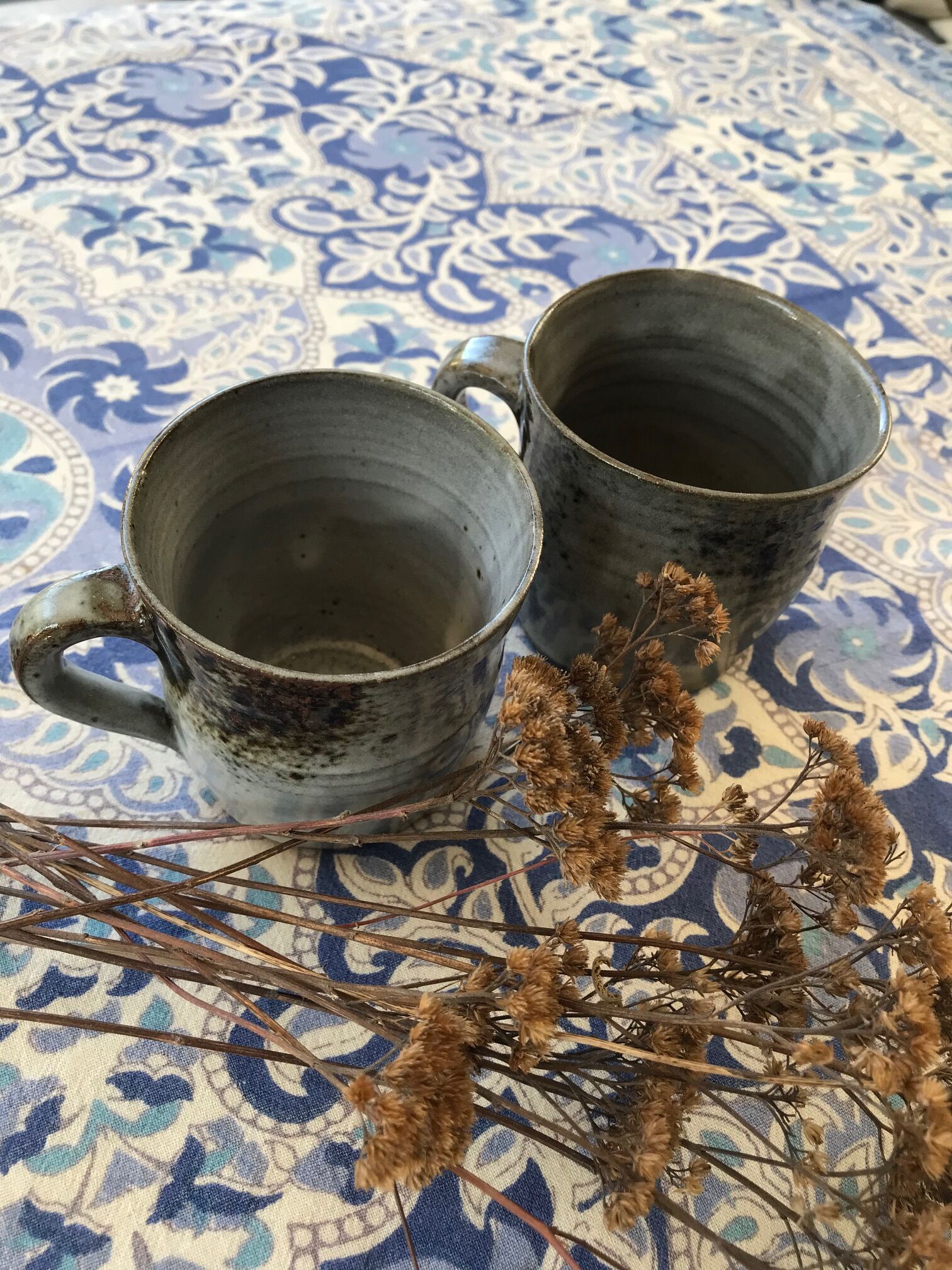 Set of 2 sandstone cups