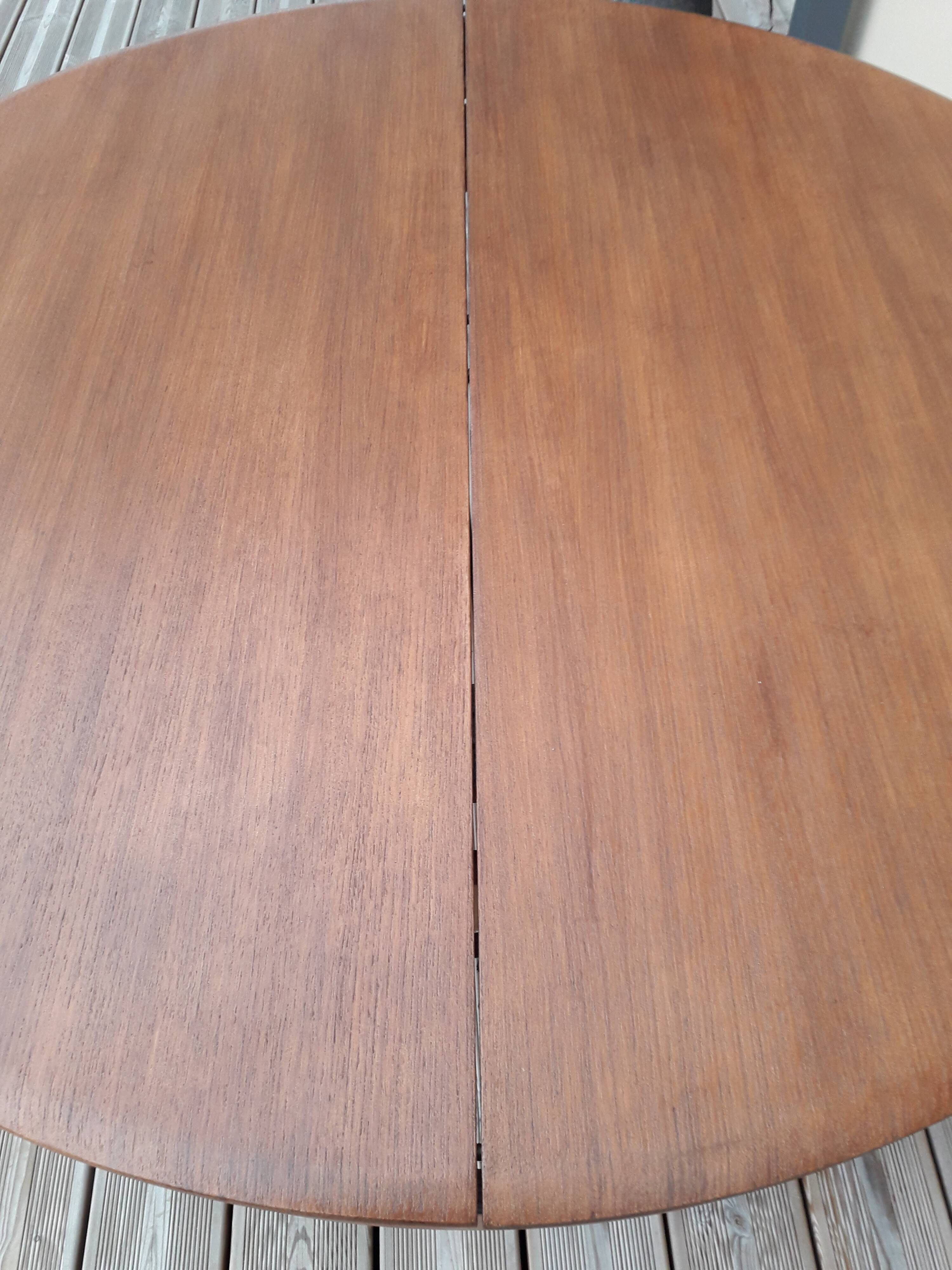 Scandinavian table