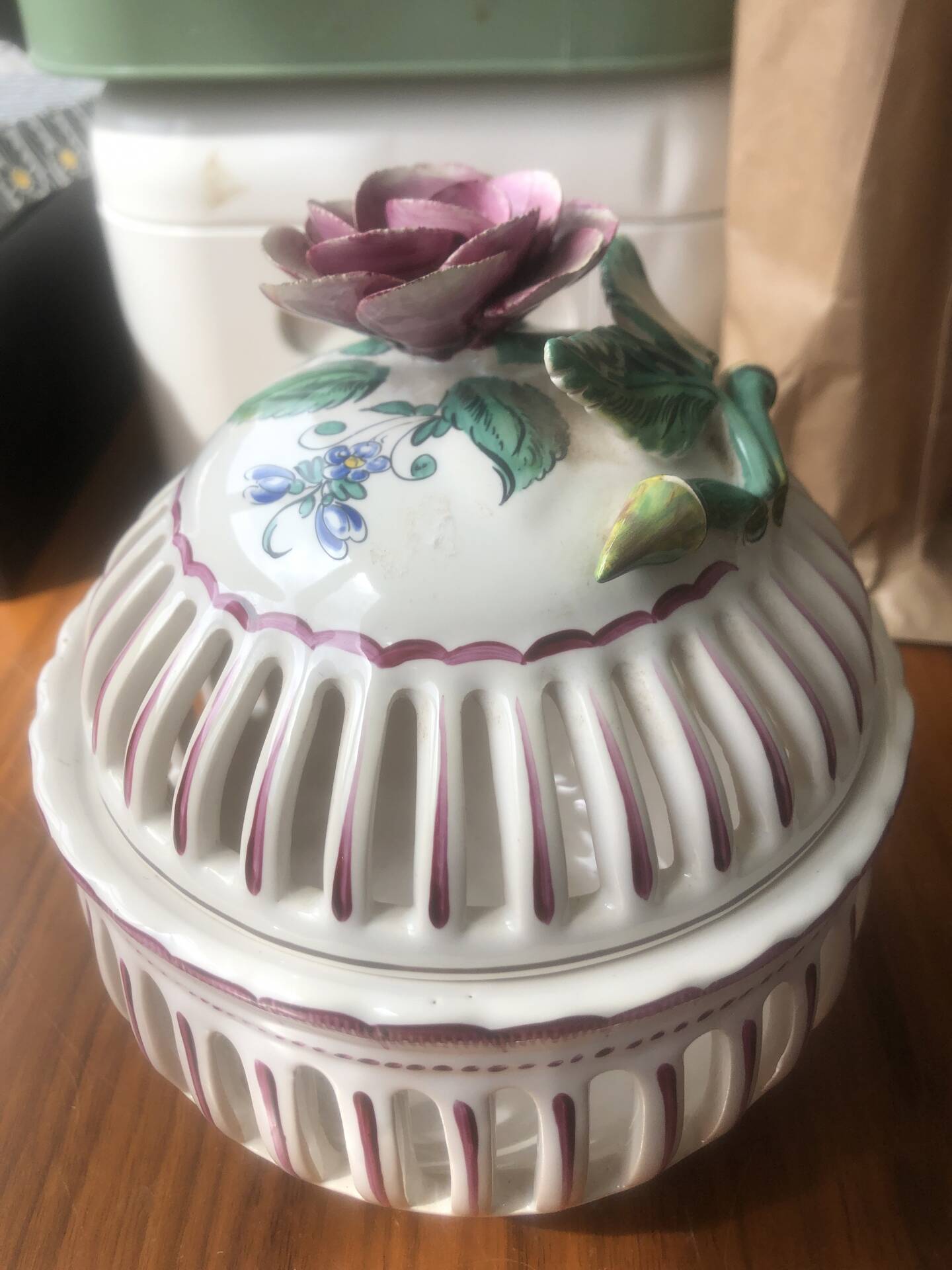 Lattice porcelain bonbonnière Chaumeil