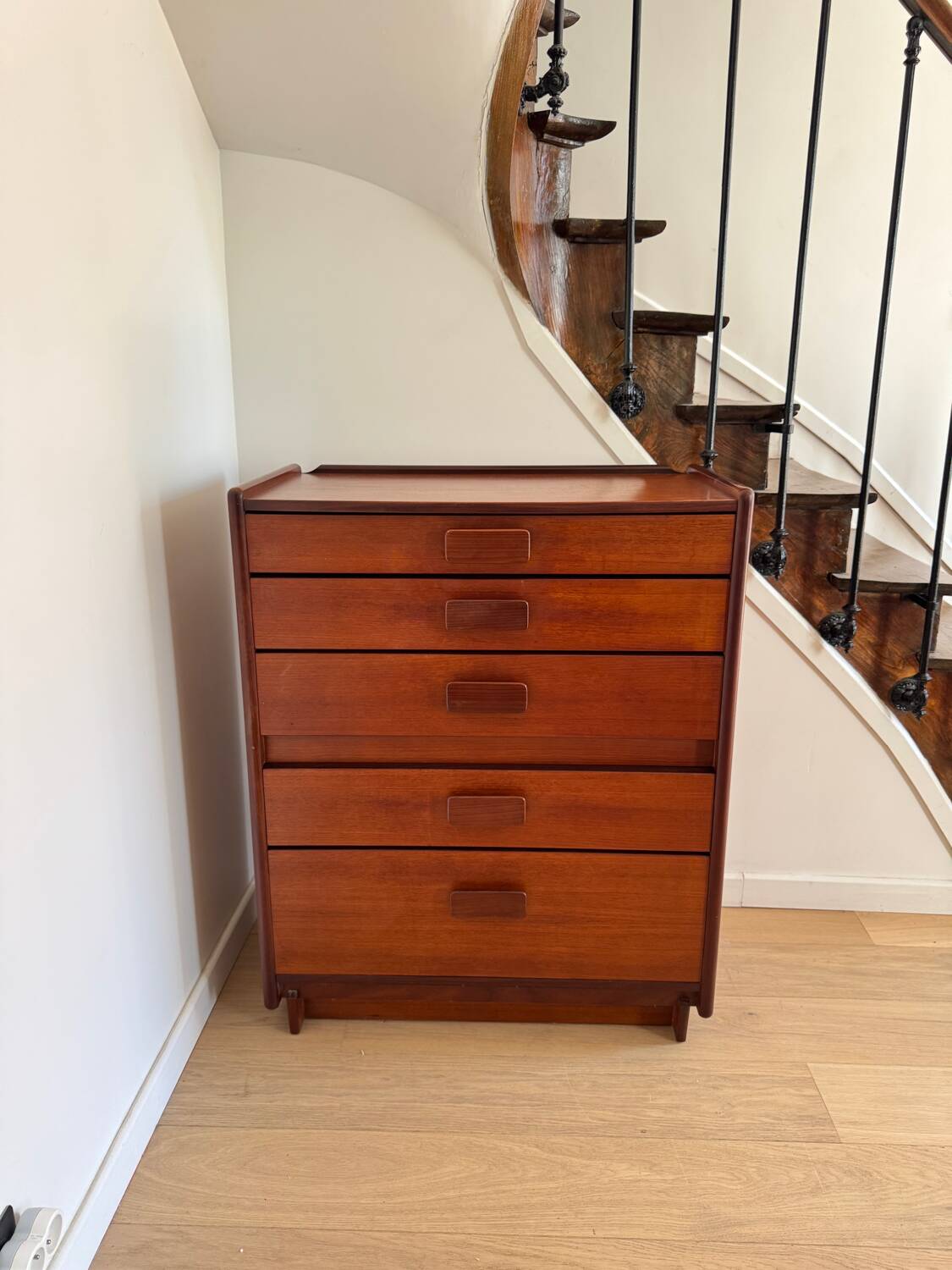 Commode haute 5 tiroirs en teck années 60