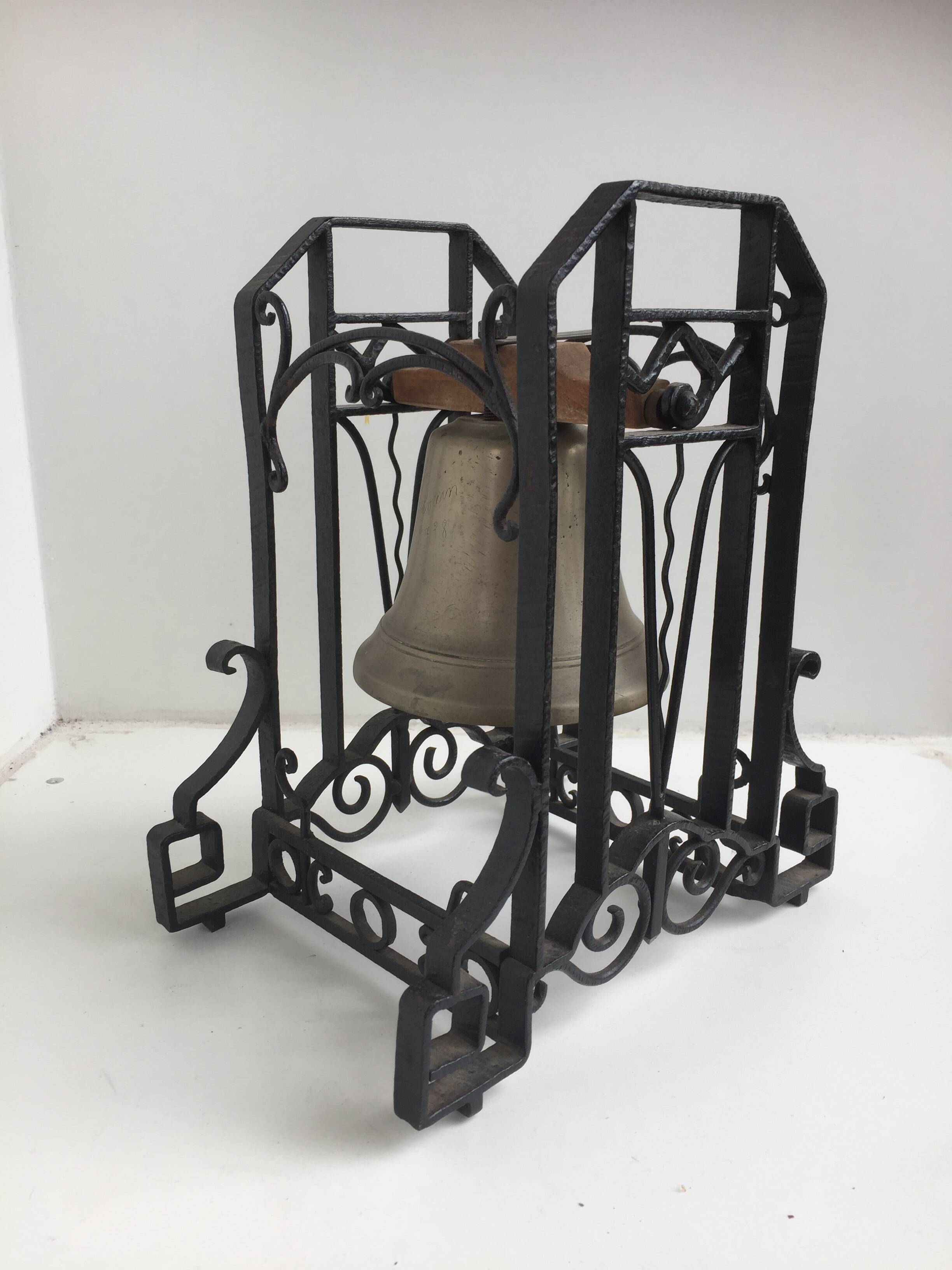 Cloche avec support fer forgé art déco