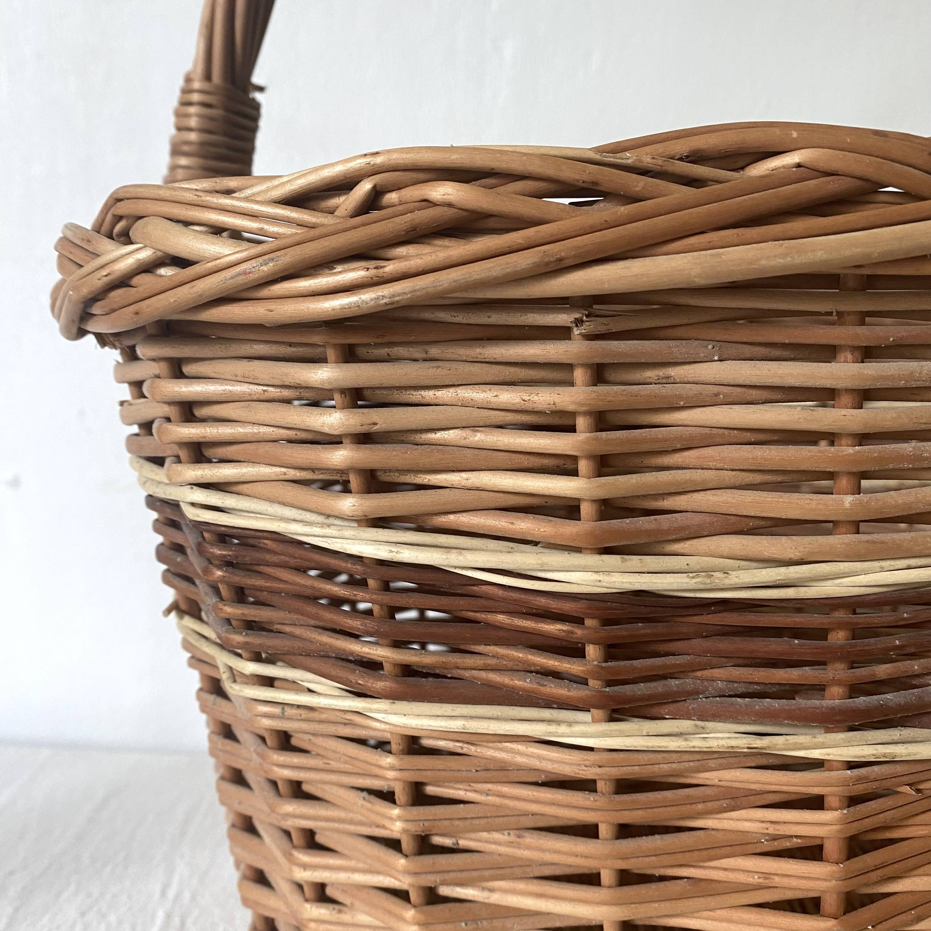 Two-tone woven wicker basket