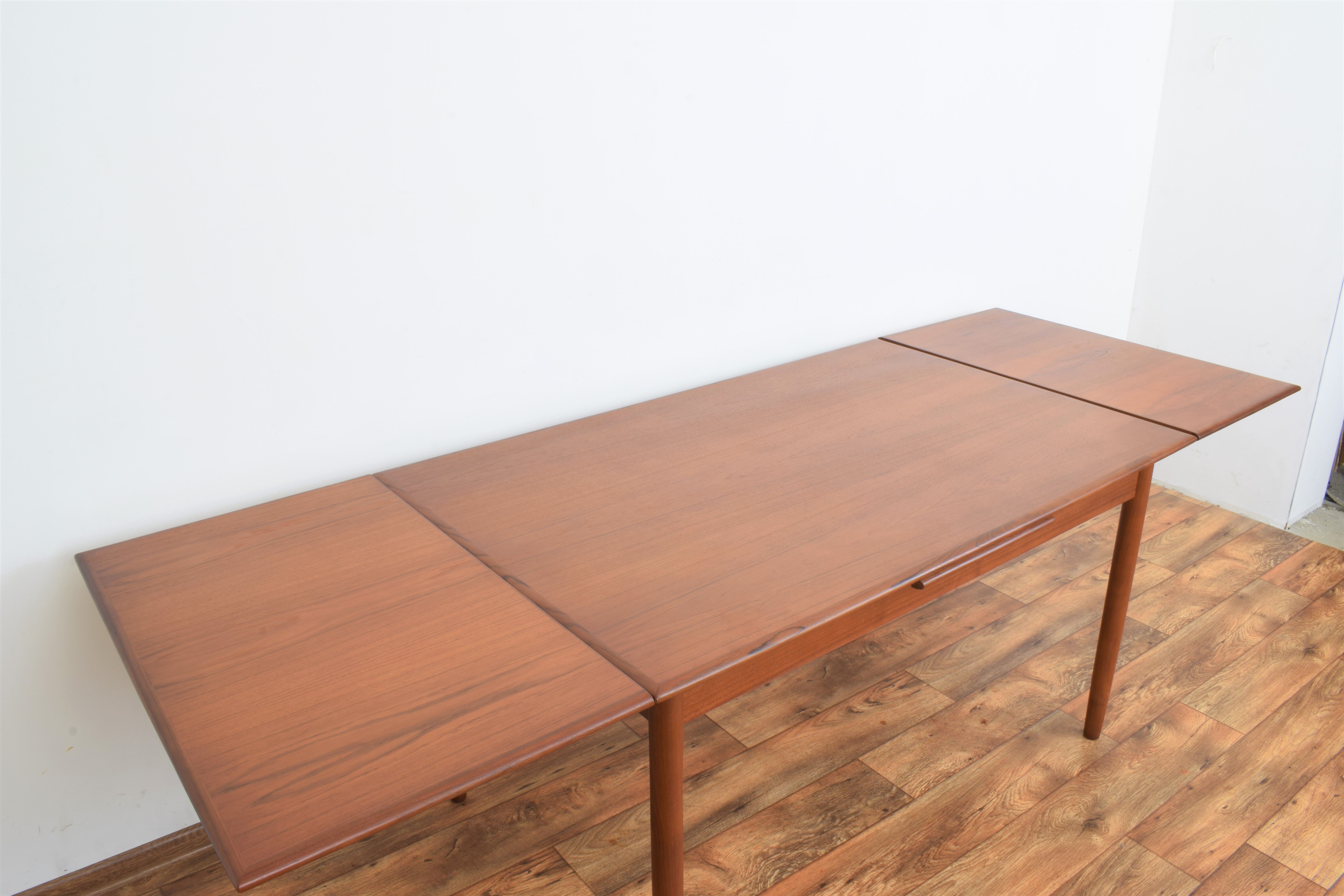 Mid-century danish teak extendable dining table, 1960