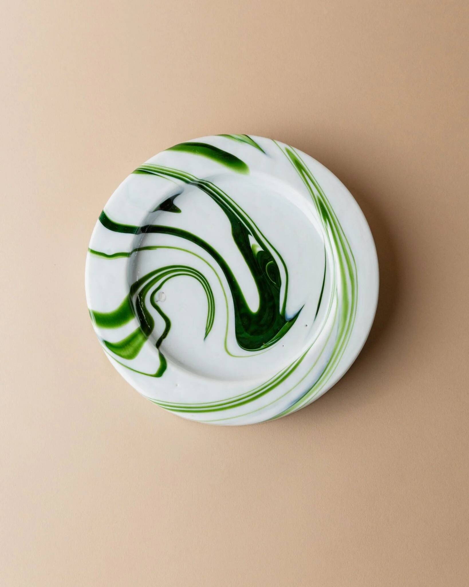 Vintage Murano glass bowl in green tourbillon - Sergio Asti for Venini - Ashtray or bowl - Italy 1970s - Timeless table decoration, gift idea