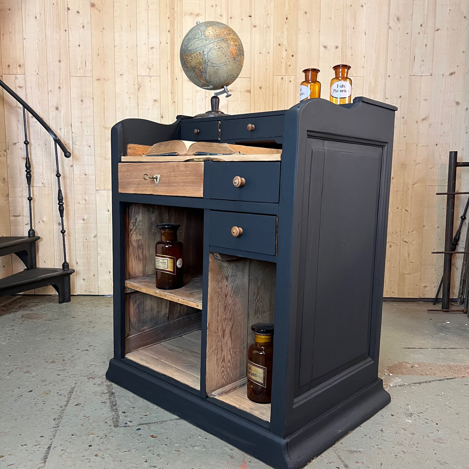 Store checkout counter