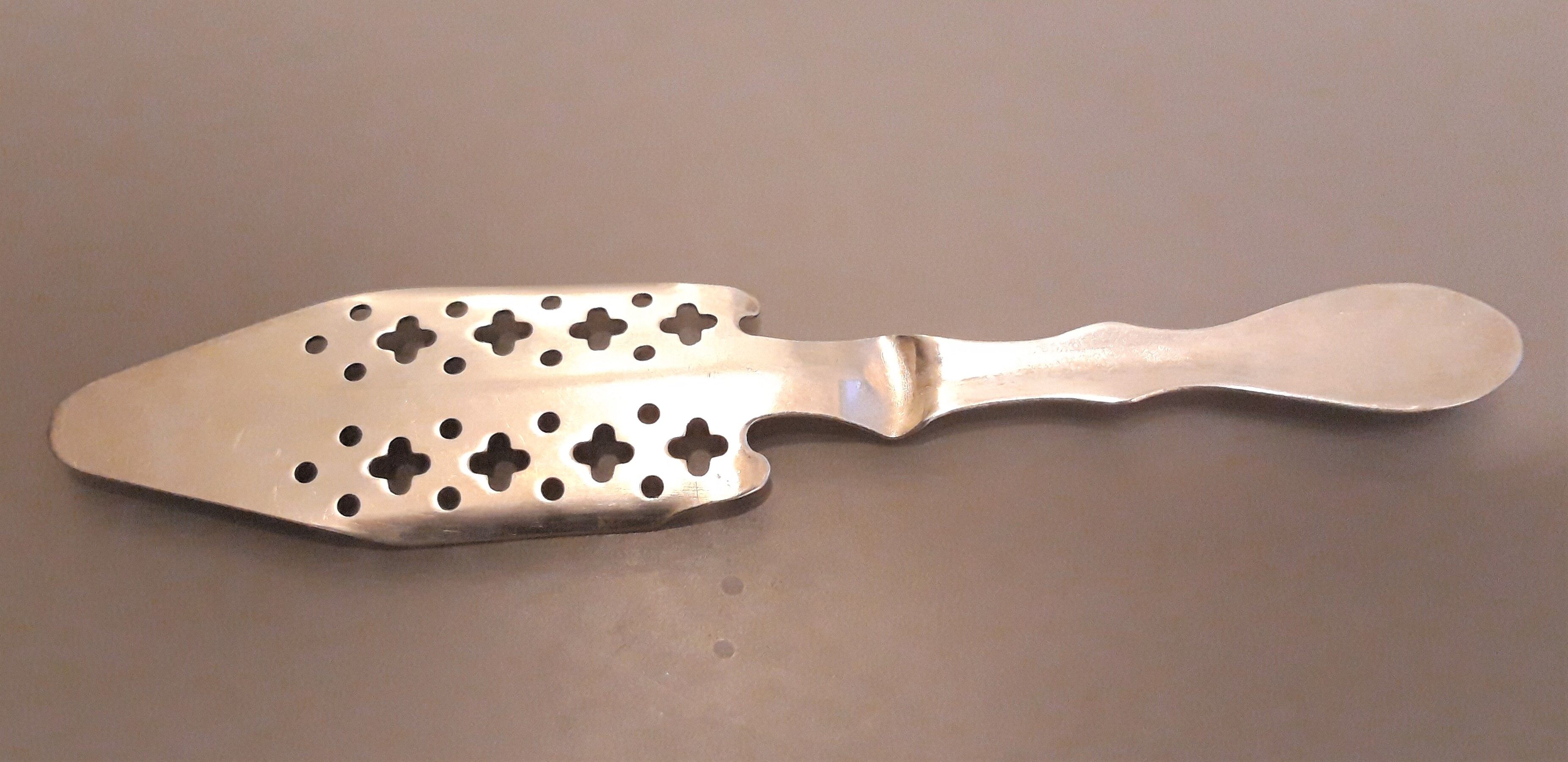 Cuillère à absinthe croix
