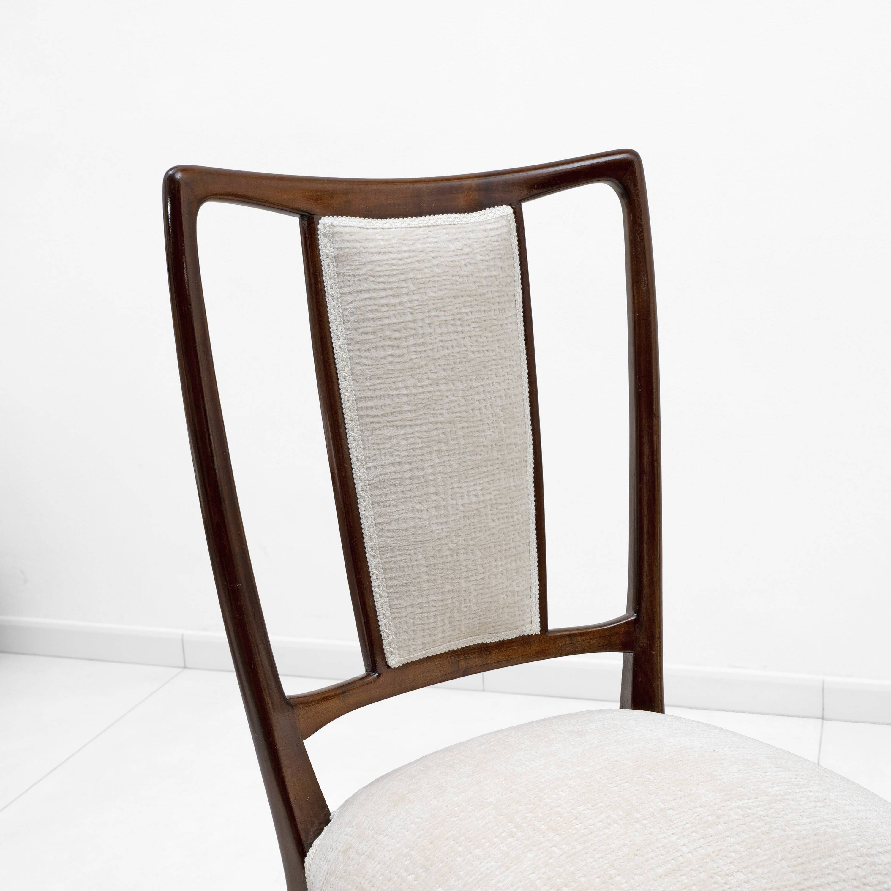 Set of 8 Osvaldo Borsani Mid-Century Modern Italian Bouclè Dining Chairs,50