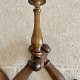 Wall-mounted accordion coat rack made of turned wood