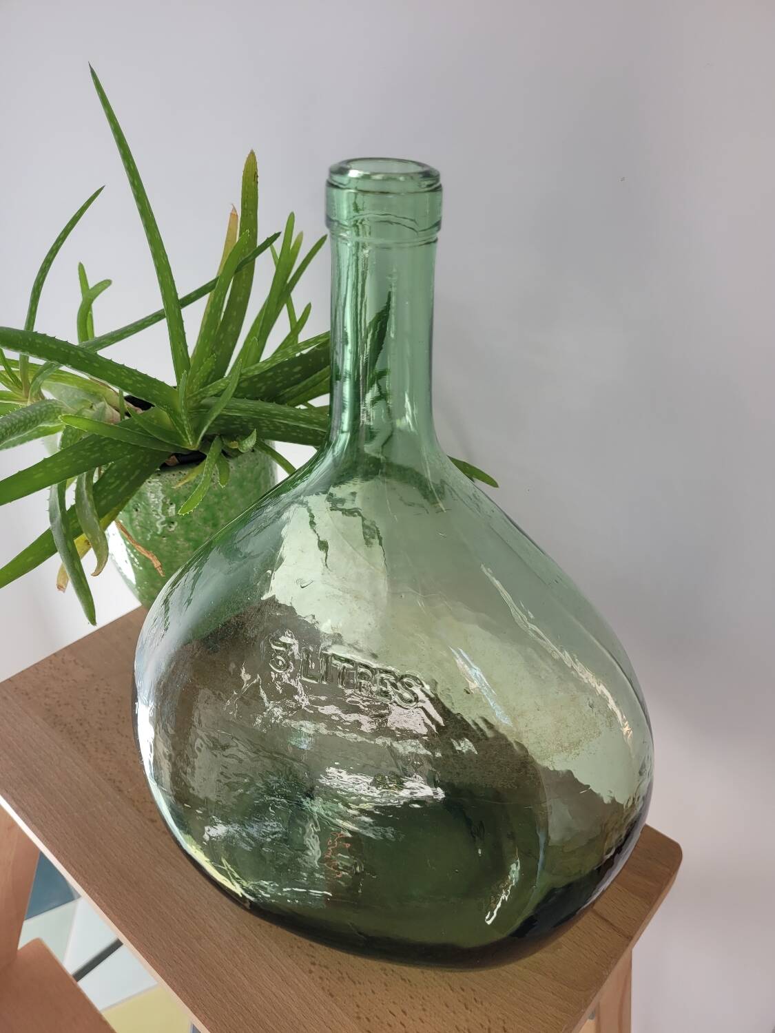 Flat demijohn