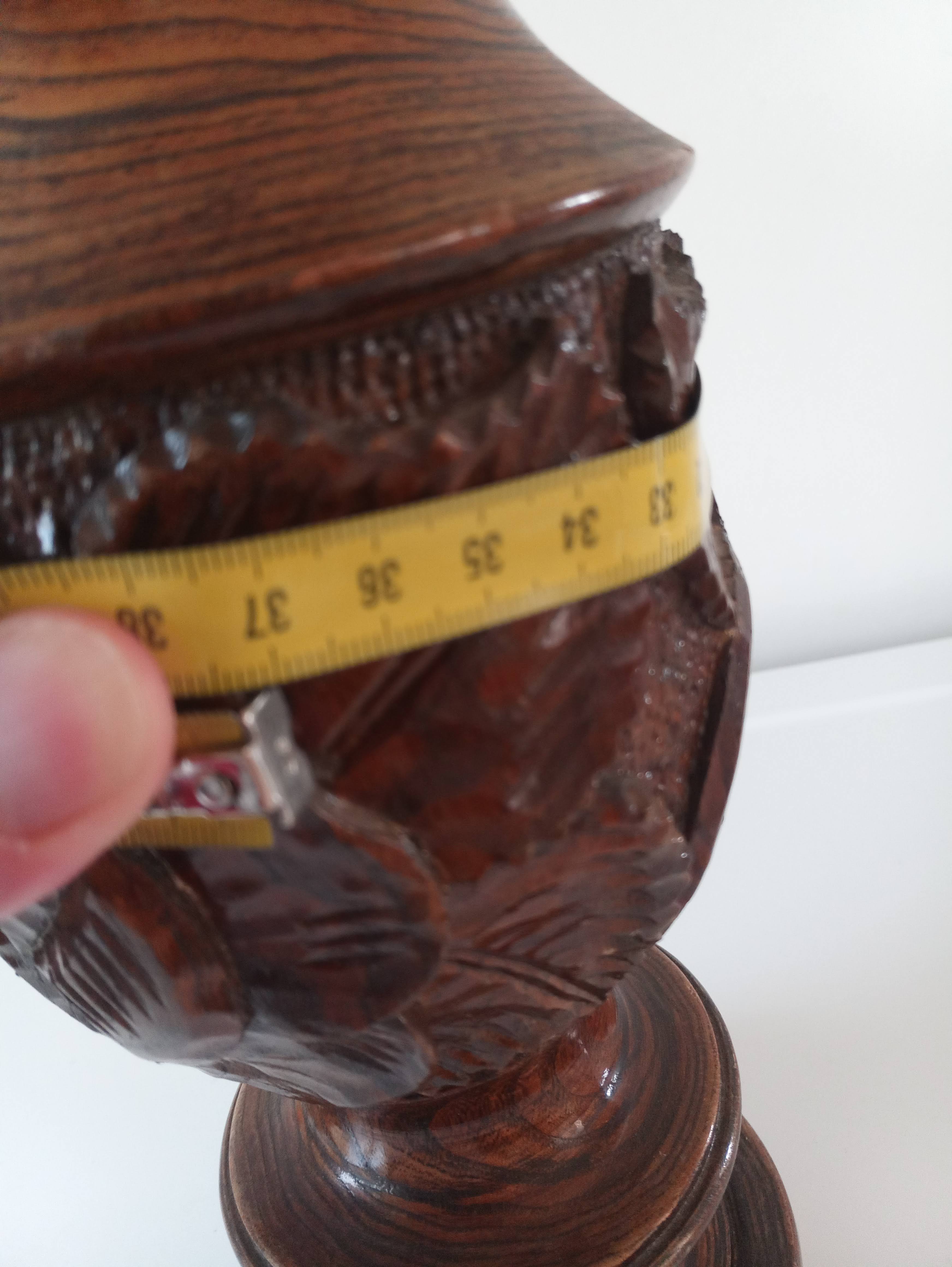 Vase bois massif sculpté à la main