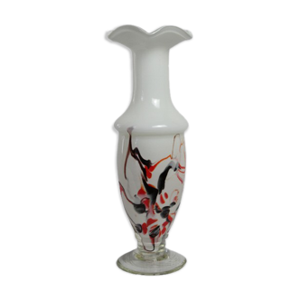 Vase corolle en opaline blanche motifs orangé brun