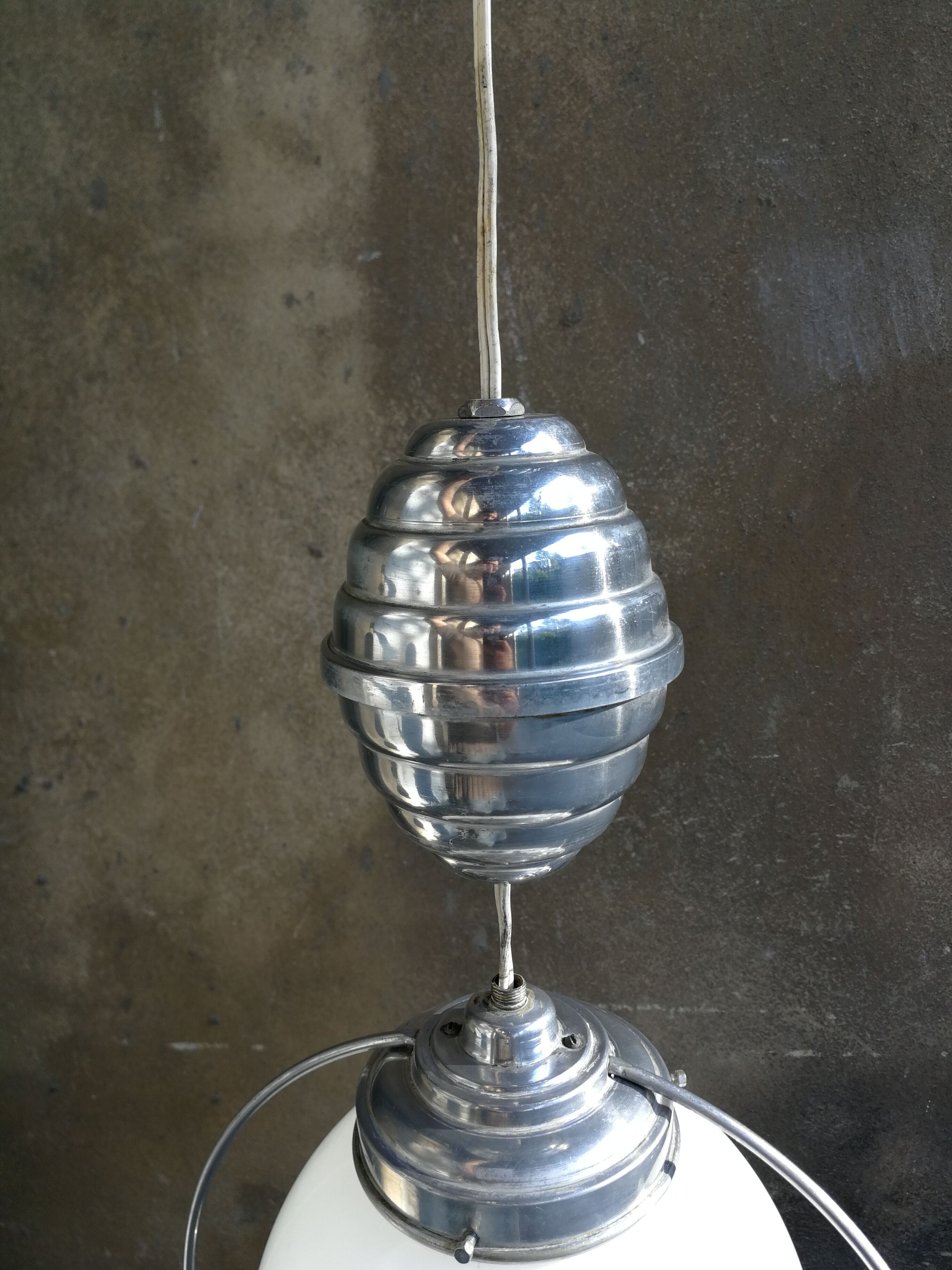 Opaline light hanging lamp with pulley