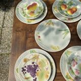 Service 10 plates and 14 sub-plates St Clement