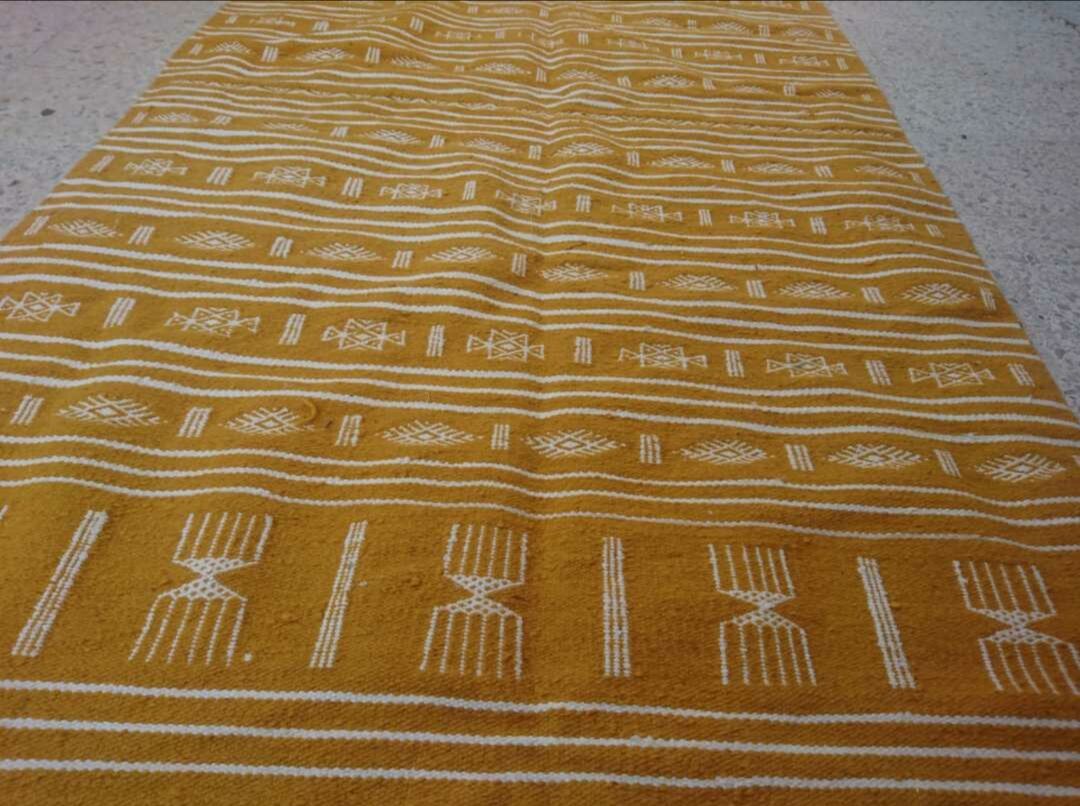 Yellow and white berber kilim in pure wool 122x215cm