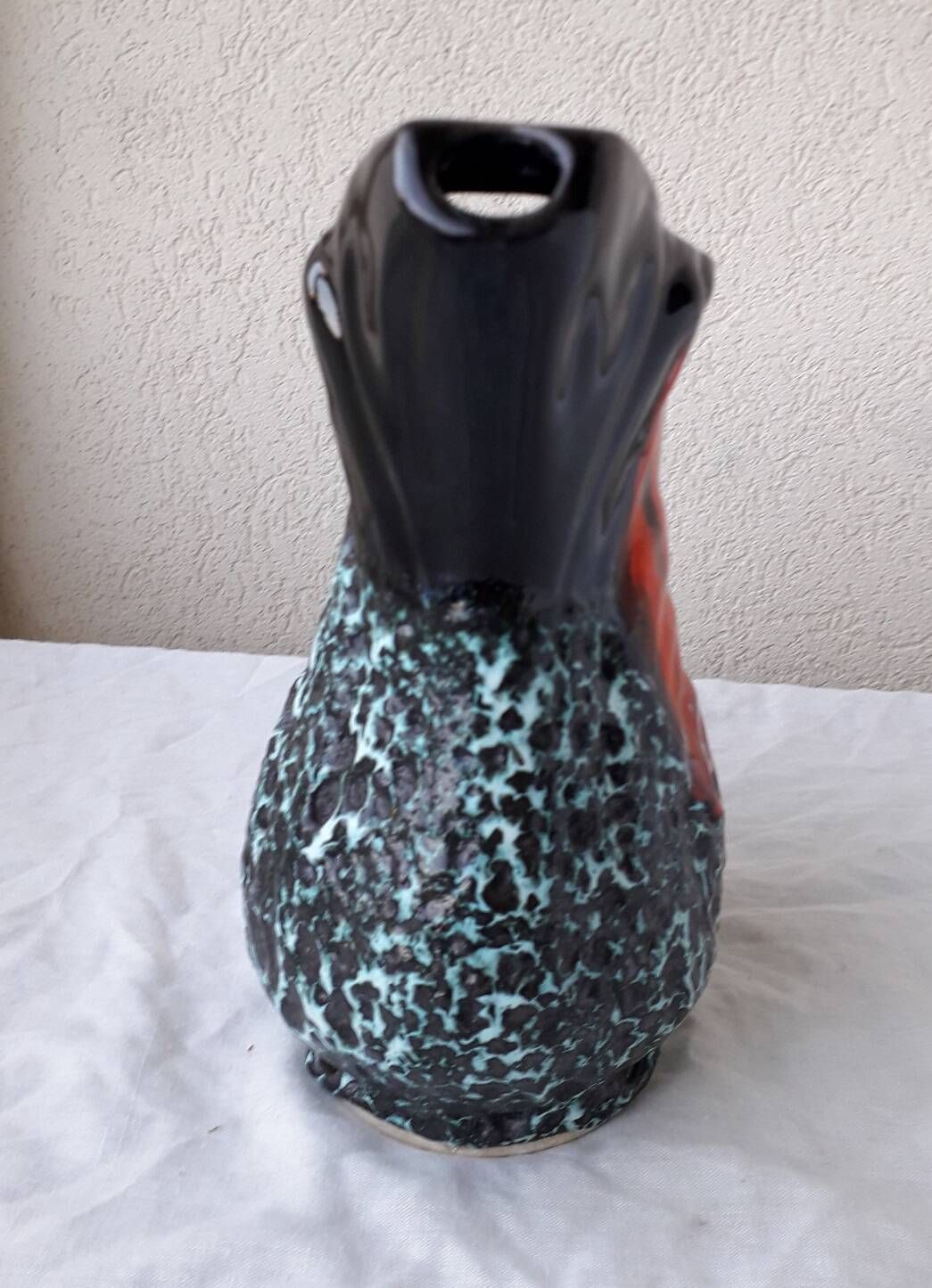 Fat lava pitcher