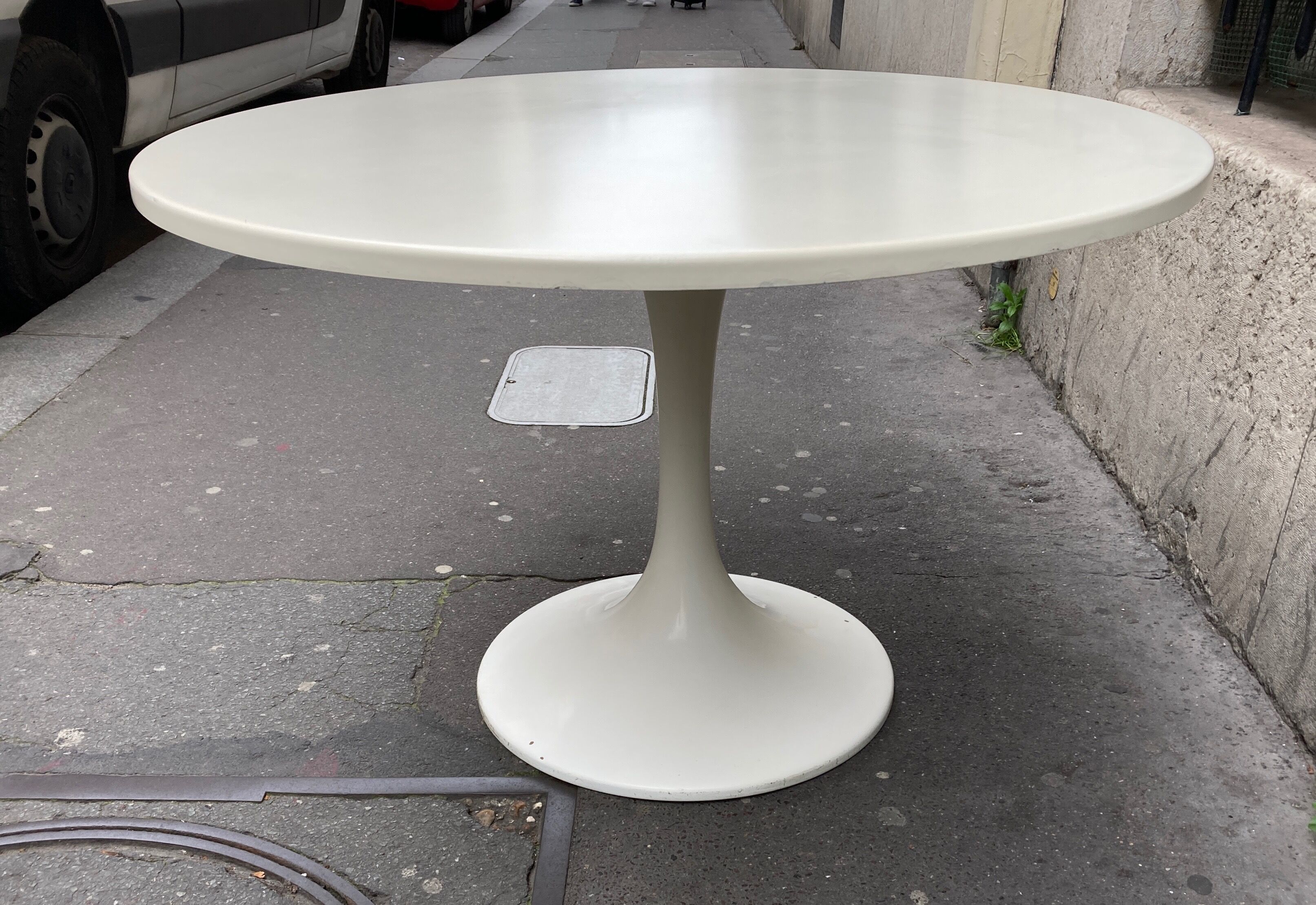 Tulip table 1970
