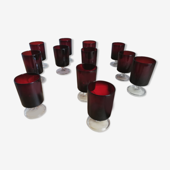 12 Verres à vin modèle Suède fumé rouge vintage