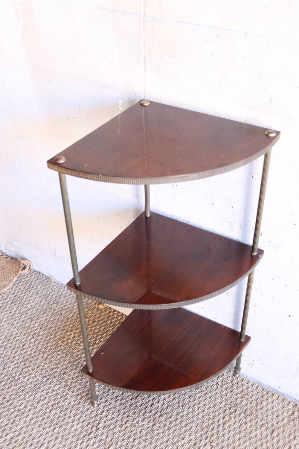 Corner shelf on foot in vintage wood and brass