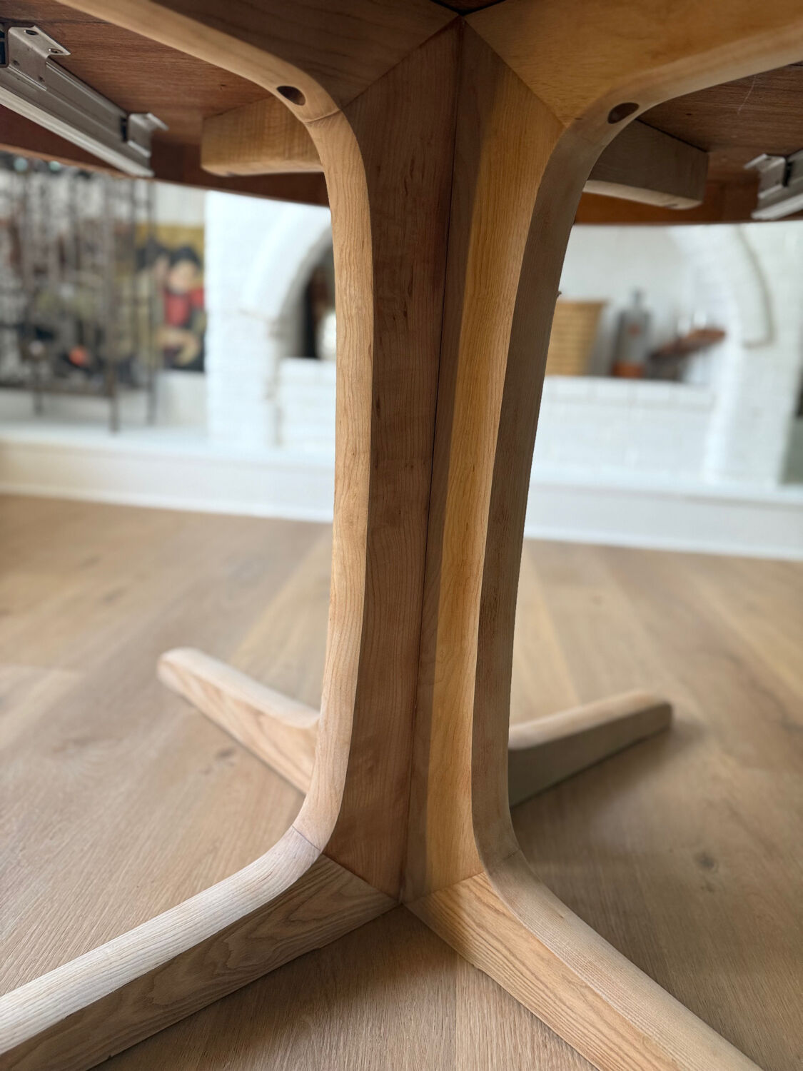 Round oak dining table