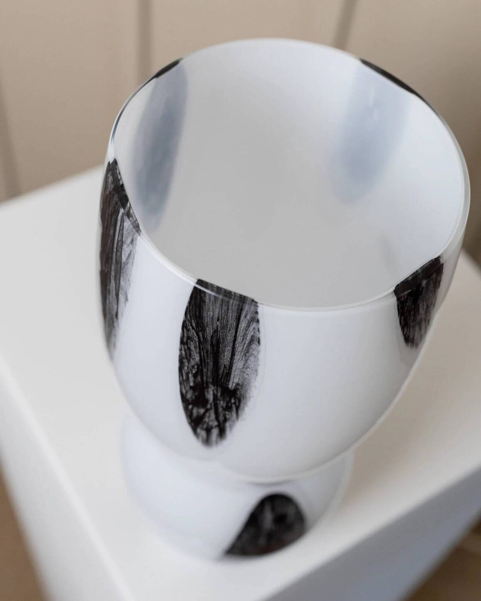 Black and White Hand-Blown Murano Glass Vase by Corso Italia (1980s) – 26 cm tall
