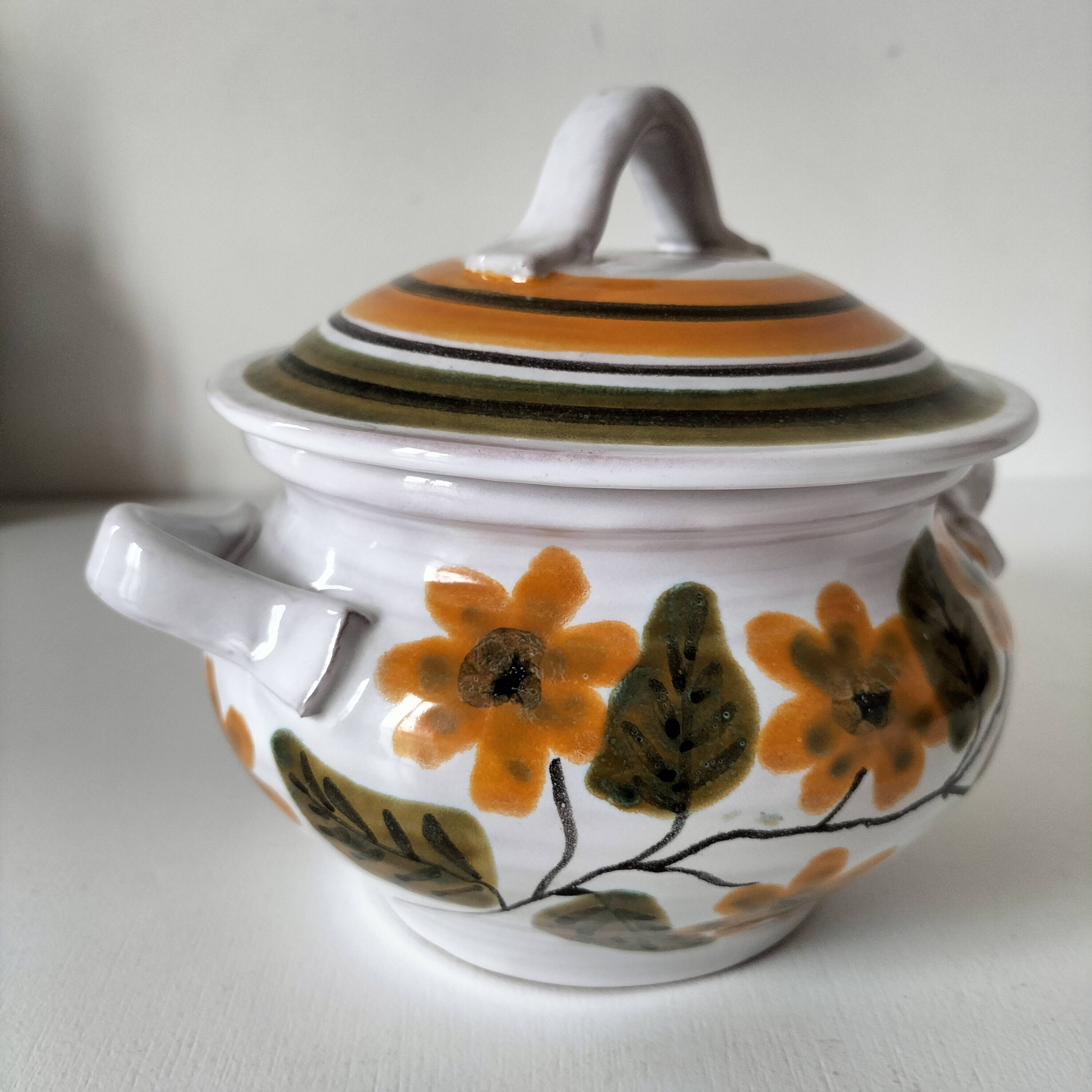 Small soup tureen signed Guy Arlé