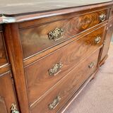 Victorian chest of drawers 19th in mahogany
