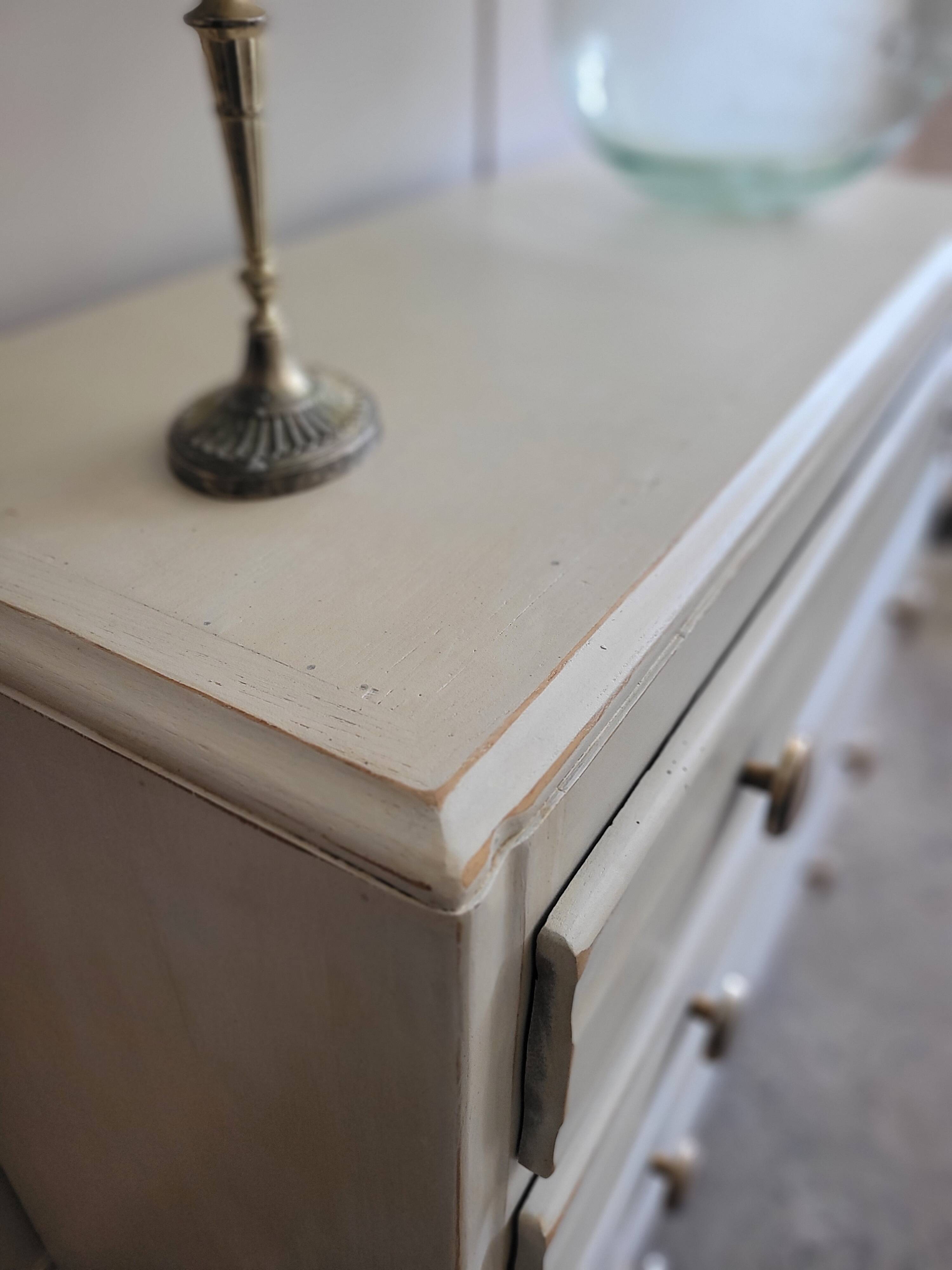 Commode Art Déco blanche patinée