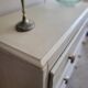 Commode Art Déco blanche patinée