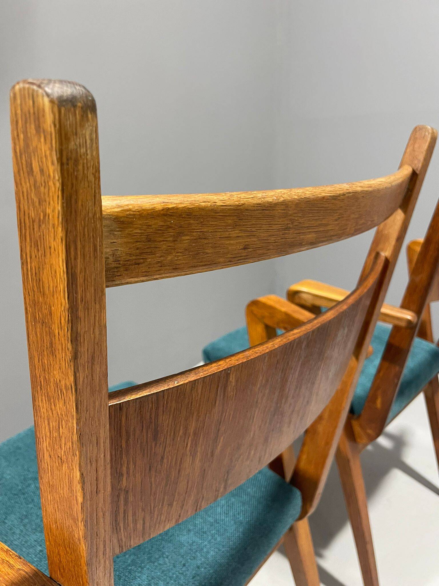 Paire de fauteuils par Jitona, années 1970