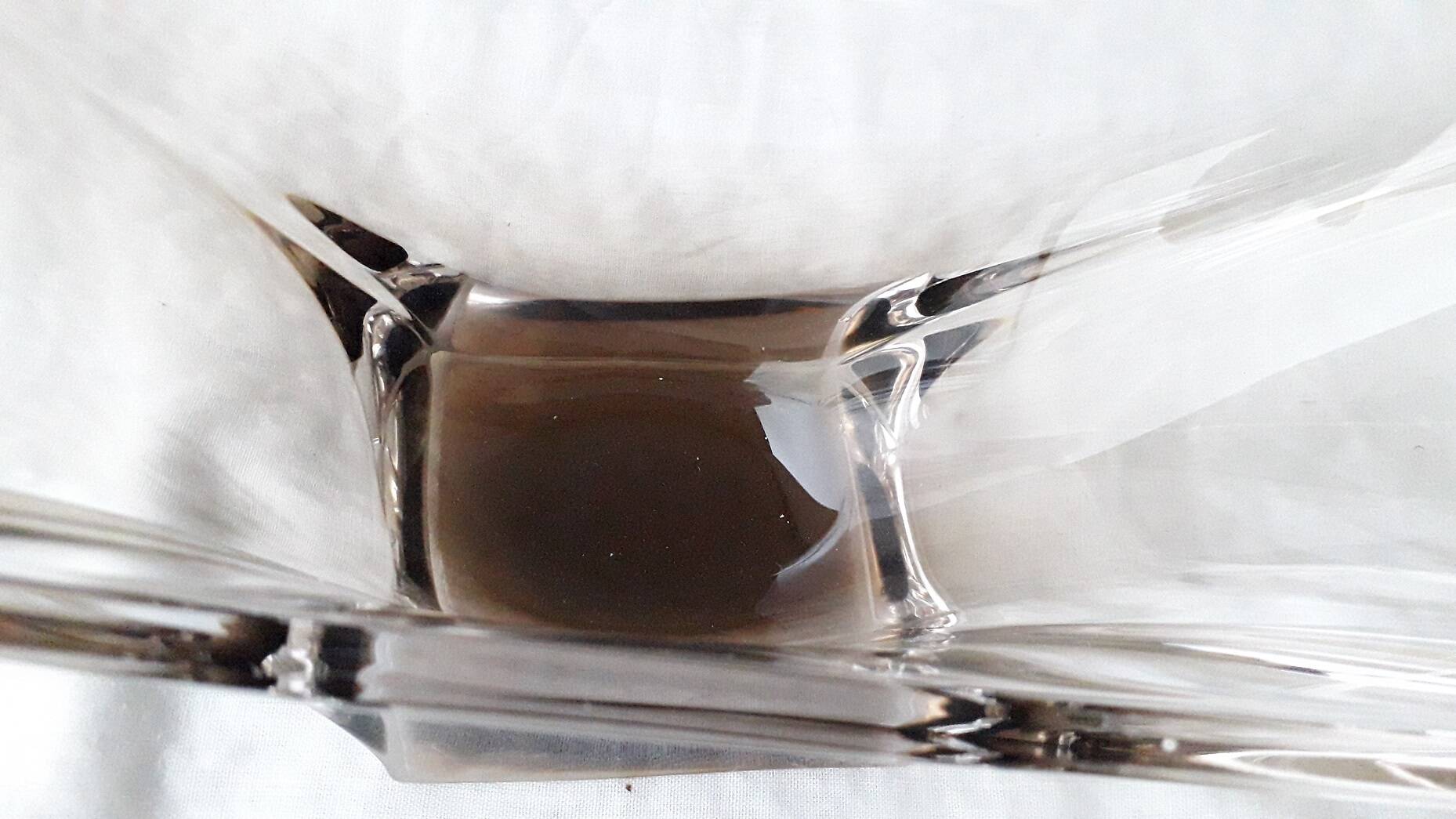 Glass bowl centrepiece