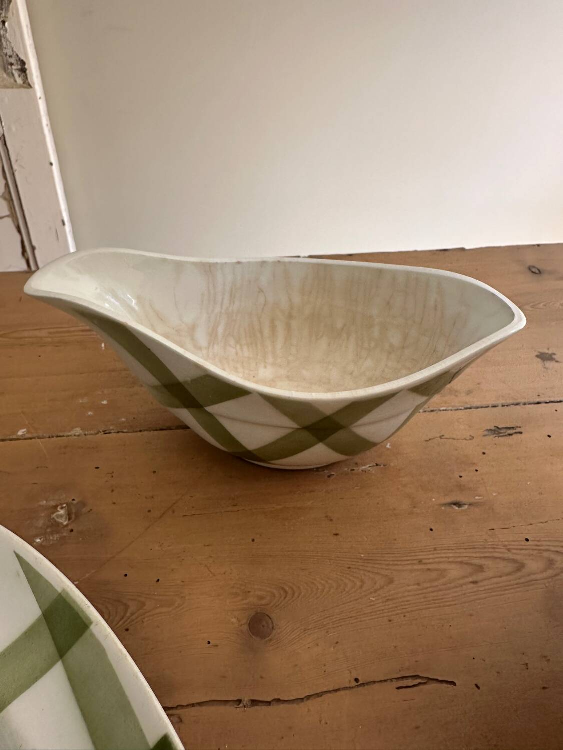 Set of dishes Moulin des loups