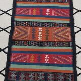 Tapis kilim multicolore fait main traditionnel