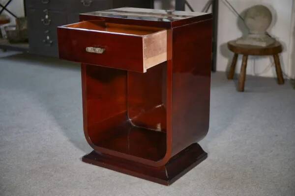 Art Deco mahogany bedside table/occasional unit with lacquered finish, 1930s