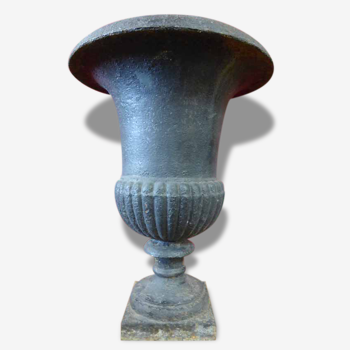 Cast-iron Medici vase
