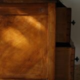 Low chest of drawers in 20th century walnut