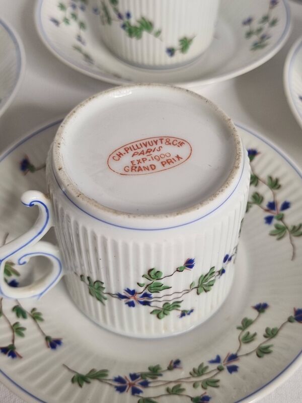Service à thé ou café en porcelaine Pillivuyt modèle fleuri expo Paris 1900