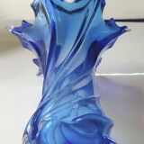 Large murano vase in blown art glass, cobalt blue. star shape. dim 30 x 22 cm