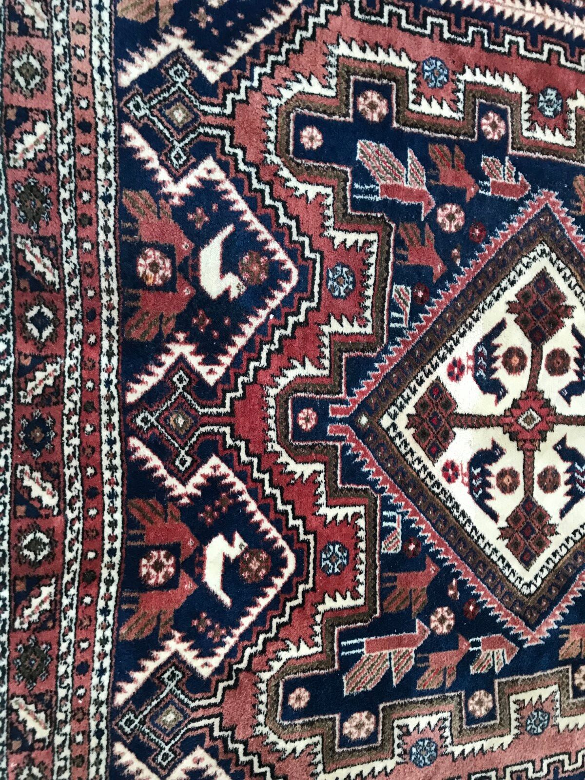 Carpet vintage Persian Afshar done hand 143 X 187 CM