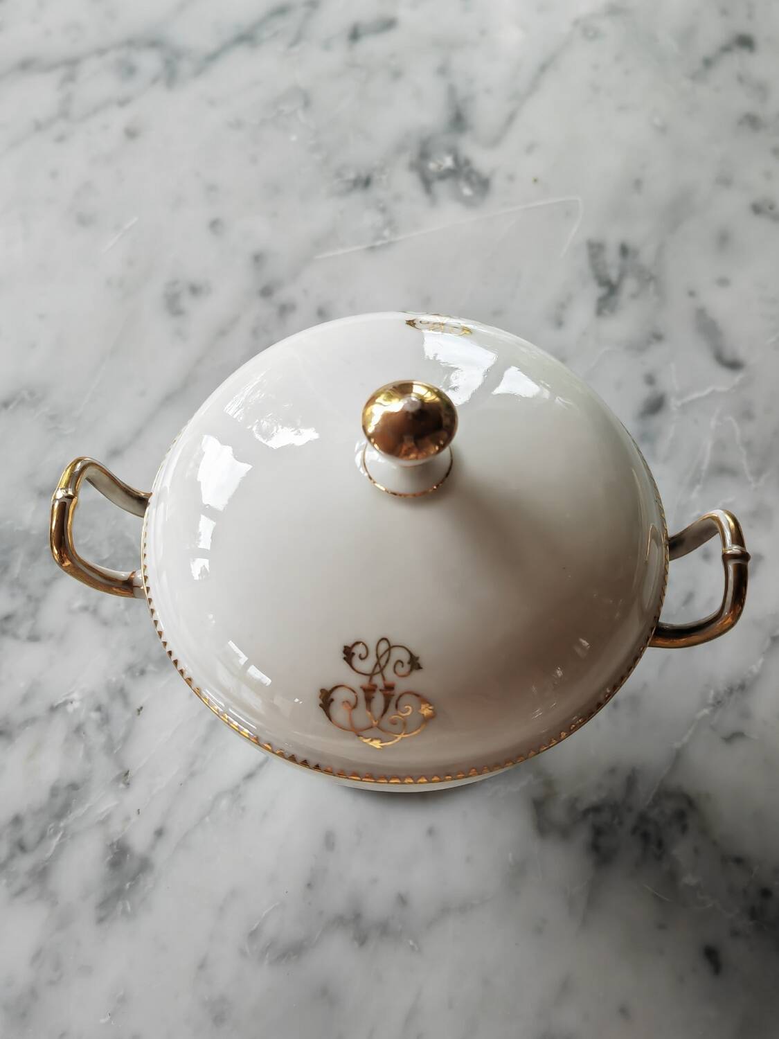 Paris porcelain sugar bowl