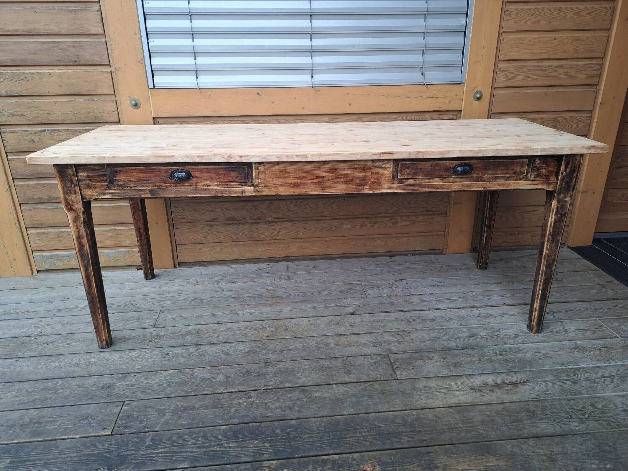 Farm table