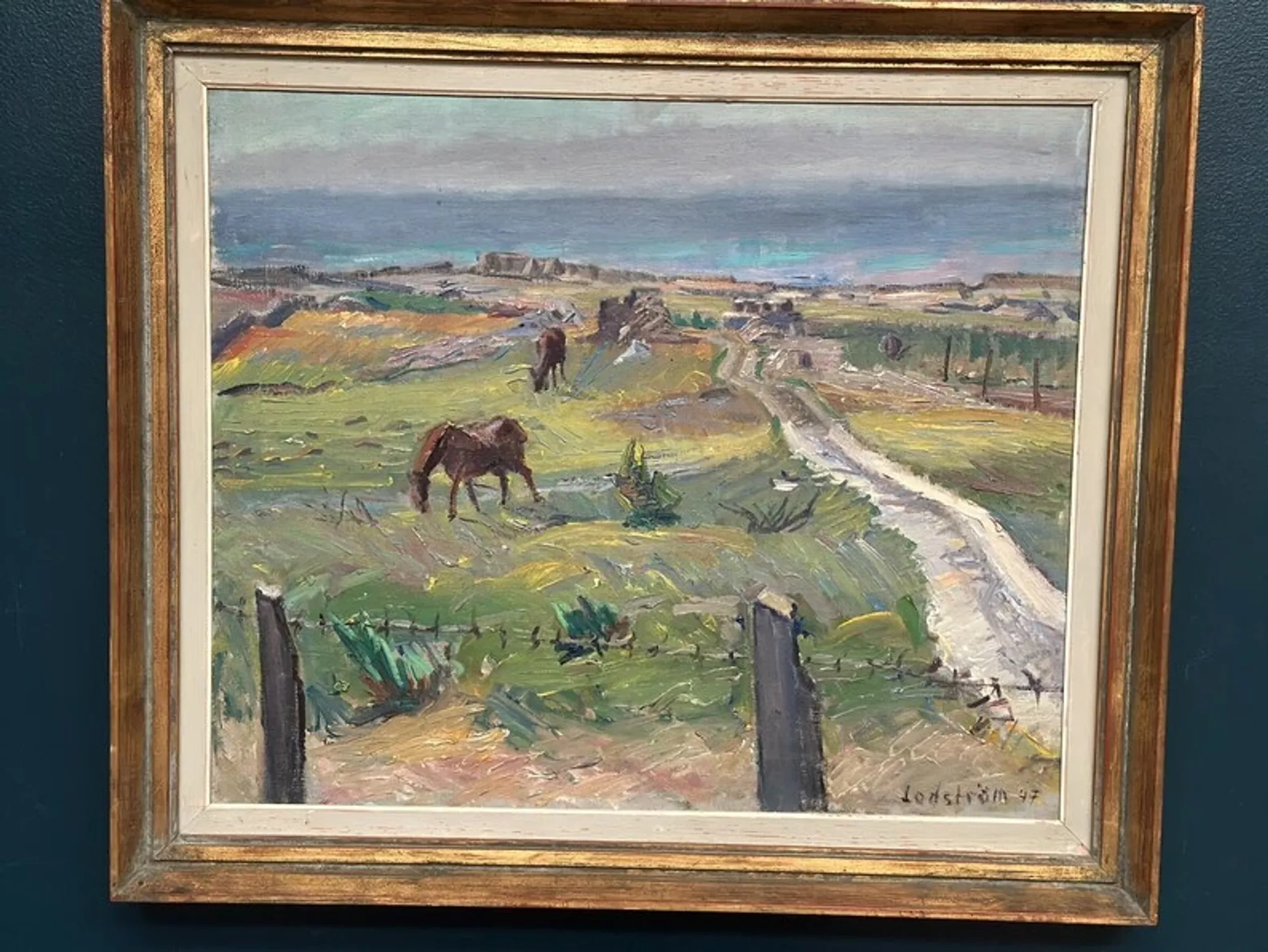 Original Swedish Oil on Canvas – "Coastal Scene with Horses" by Georg Lodström – Signed – 1947 – Framed – 77 × 66 cm