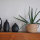 Trio de vases noirs vintage