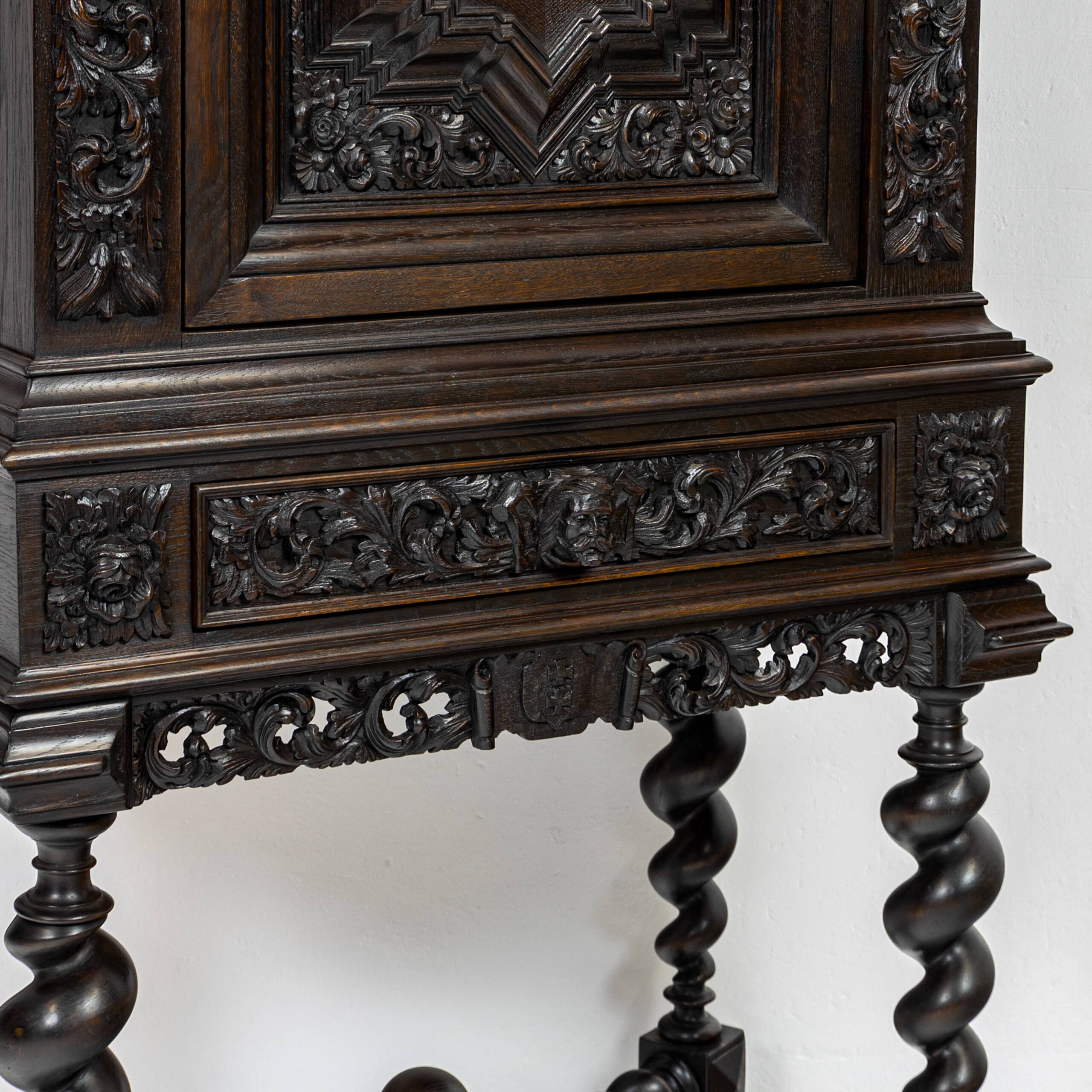 Neo-baroque cabinet from Gdansk in oak - around 1870-1880