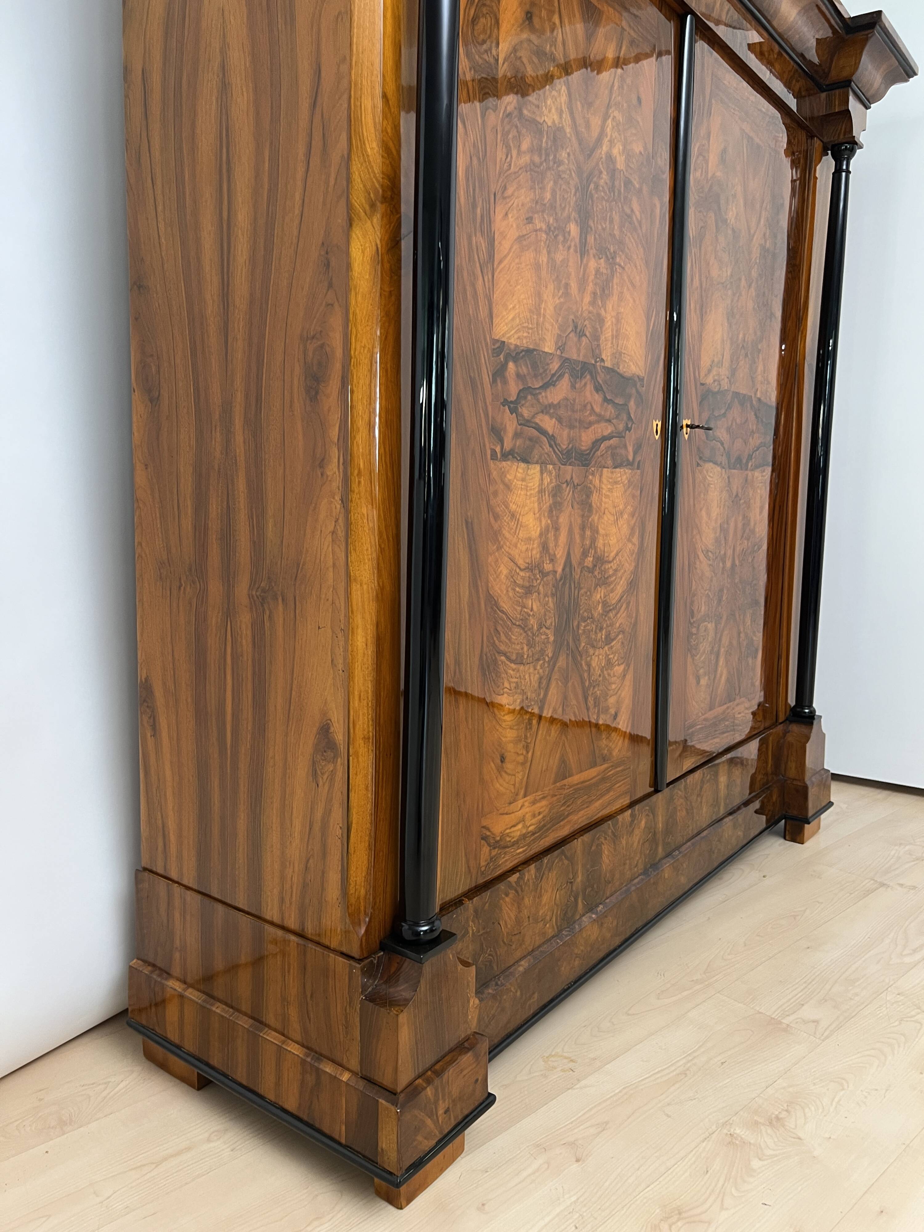 Biedermeier Wardrobe, Walnut Veneer, South Germany circa 1820