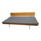 Lit de repos gris par Drevotex 1970